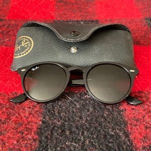 Ray Ban sun glasses new